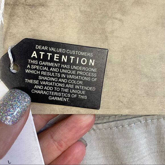 Juniors v neck tee  - Picture 4 of 7